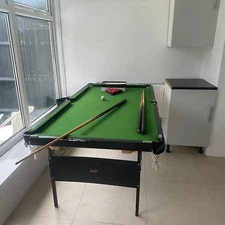 5 Bedroom House Se6-3